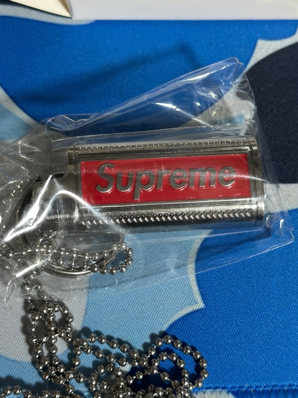 Supreme Metal Lighter Holster Silver Red Logo Keychain SS19 NWT - Picture 4 of 5